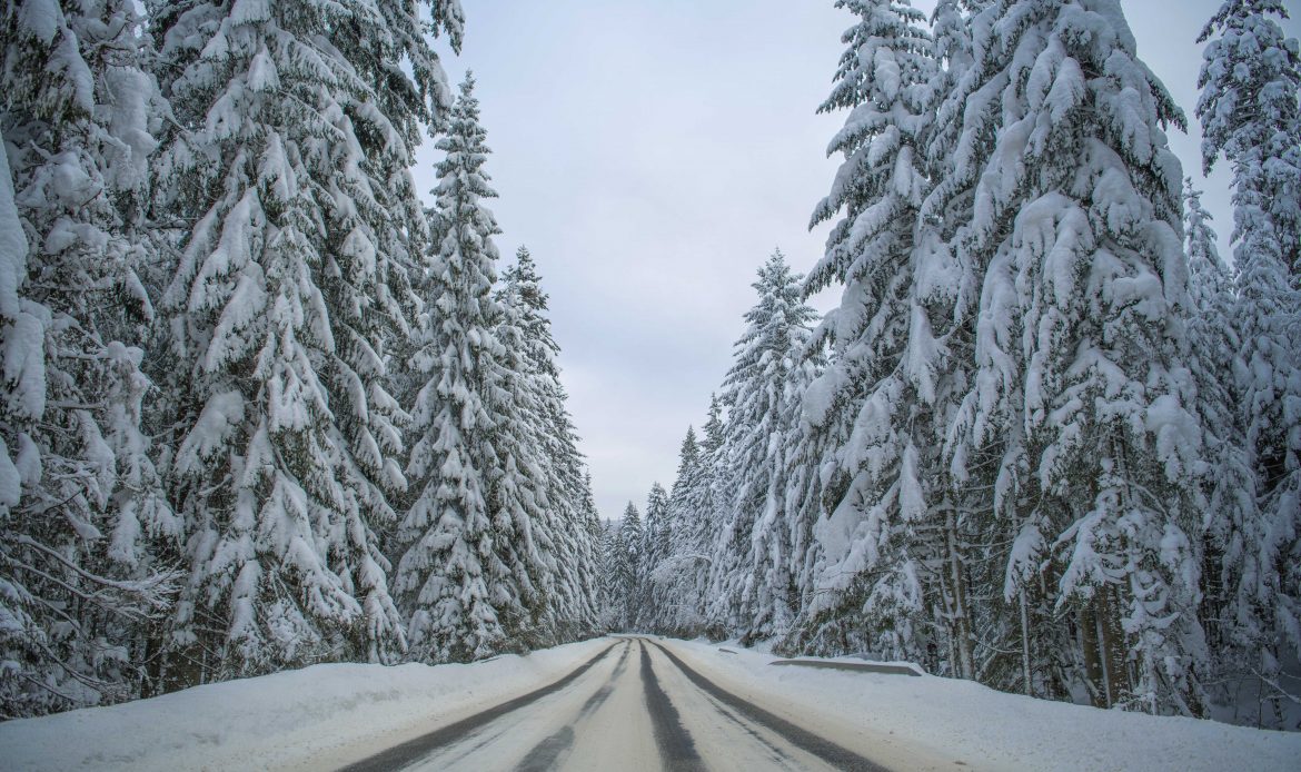 During the colder months flatbed truck drivers should take extra precautions when tarping a load.